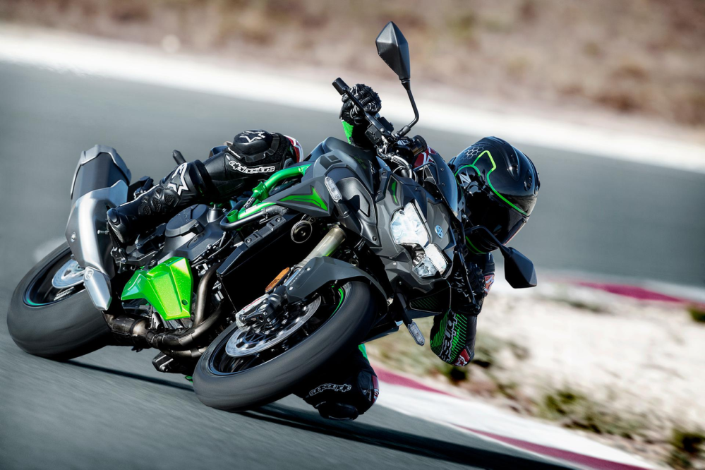 Kawasaki roadsters 2026 (1)