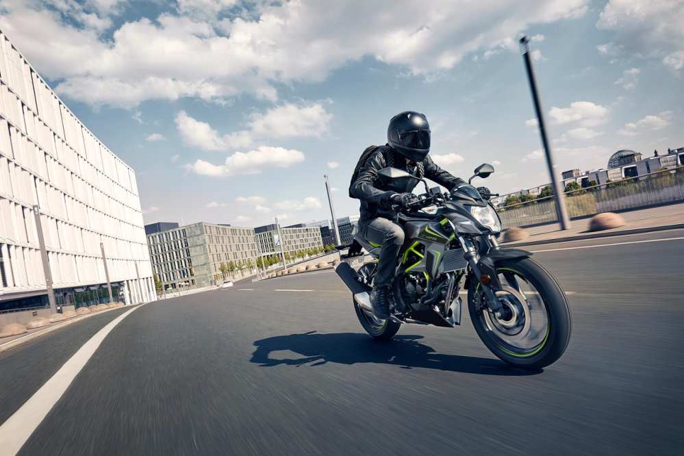 Kawasaki roadsters 2026 (4)